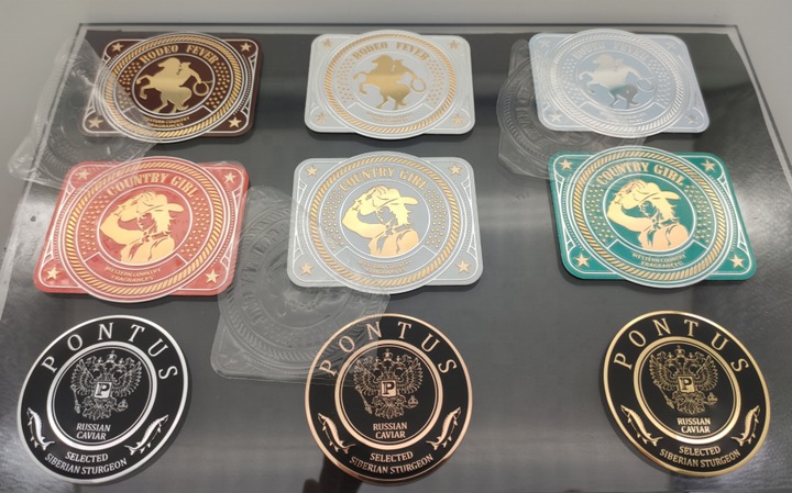 定制化妆品香水香水私人箔金属标签新设计标志香水压花金属标签